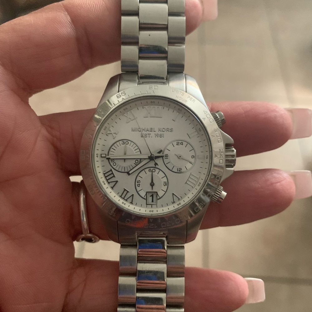 MK watch